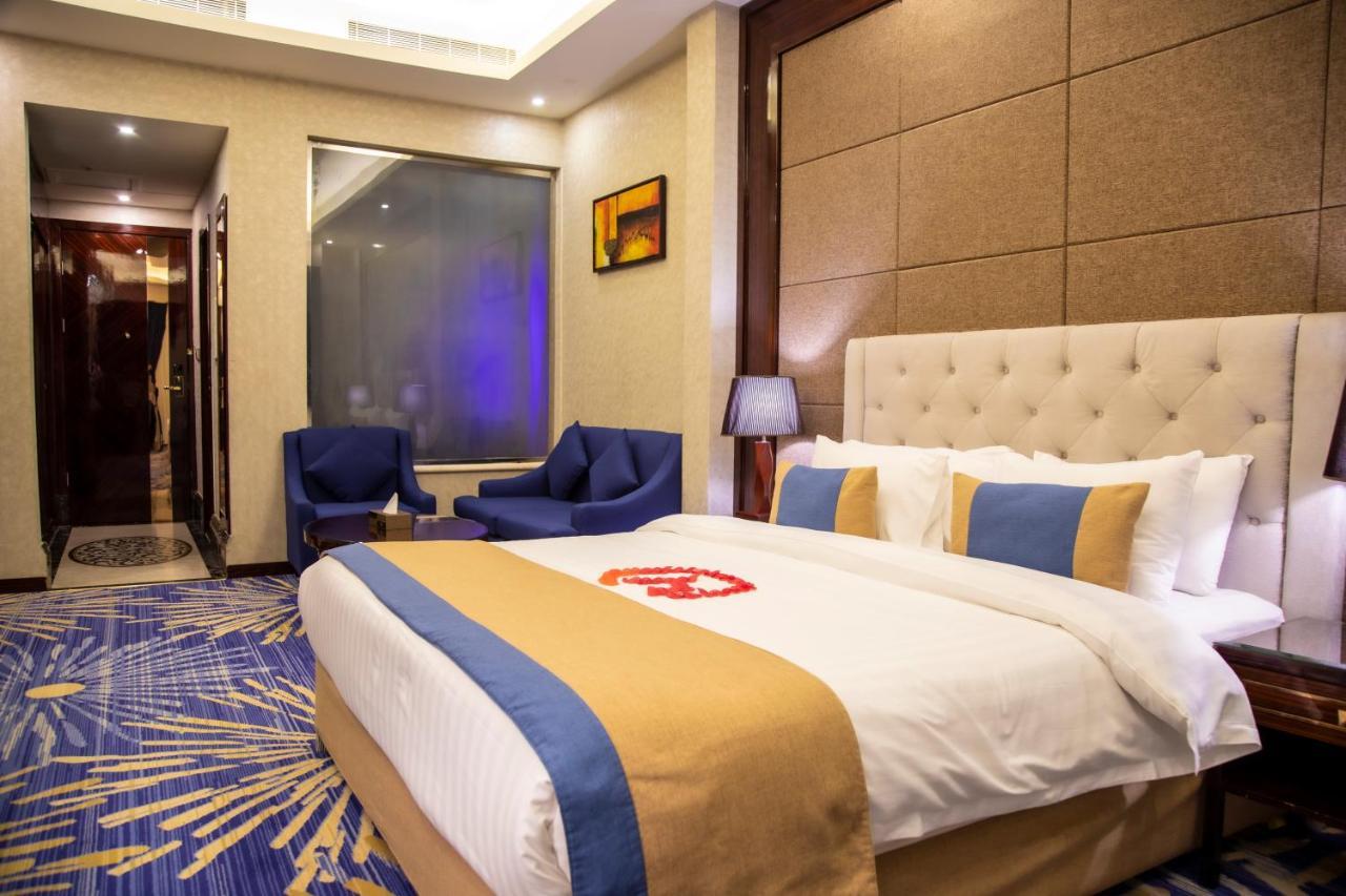 فندق هوليداي الخليج الرياض - Holiday Al Khaleej Hotel Εξωτερικό φωτογραφία