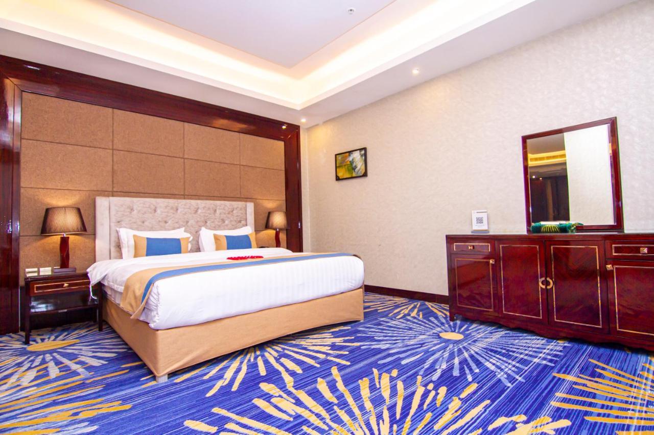 فندق هوليداي الخليج الرياض - Holiday Al Khaleej Hotel Εξωτερικό φωτογραφία