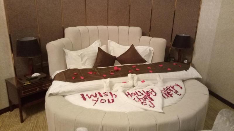 فندق هوليداي الخليج الرياض - Holiday Al Khaleej Hotel Εξωτερικό φωτογραφία